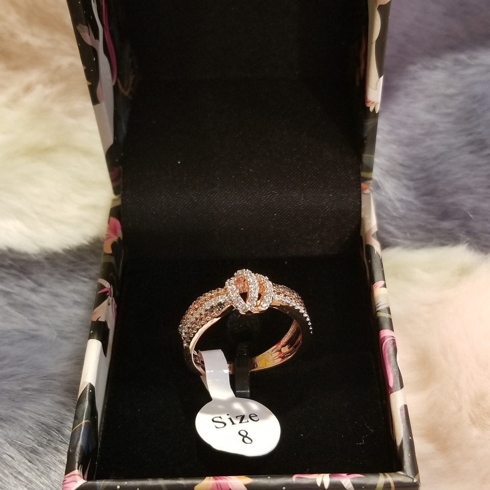 Knotted Tri-Color Ring